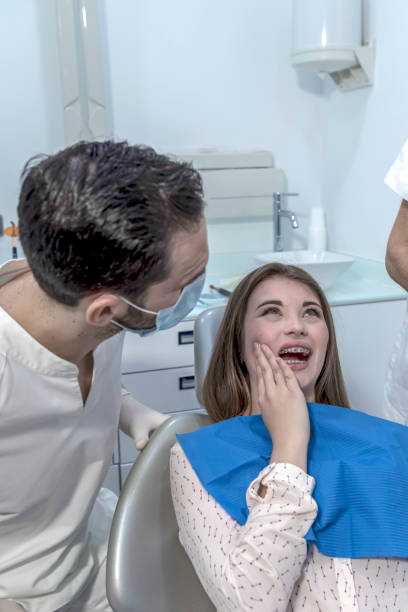 Best Broken Tooth Emergency  in Martins Additions, MD